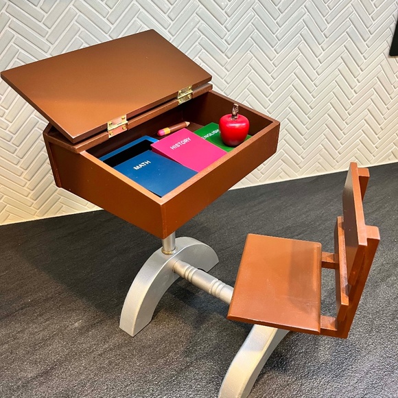 Queen's Treasures Other - 👑 Queen's Treasure Doll School Desk